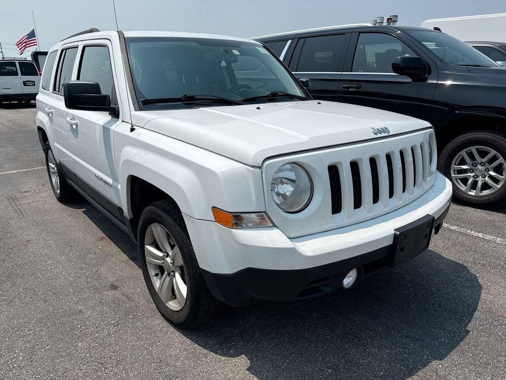 Used 2016 Jeep Patriot Latitude AWD/4WD image 5