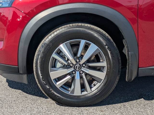 Used 2024 Nissan Pathfinder SL AWD/4WD image 11