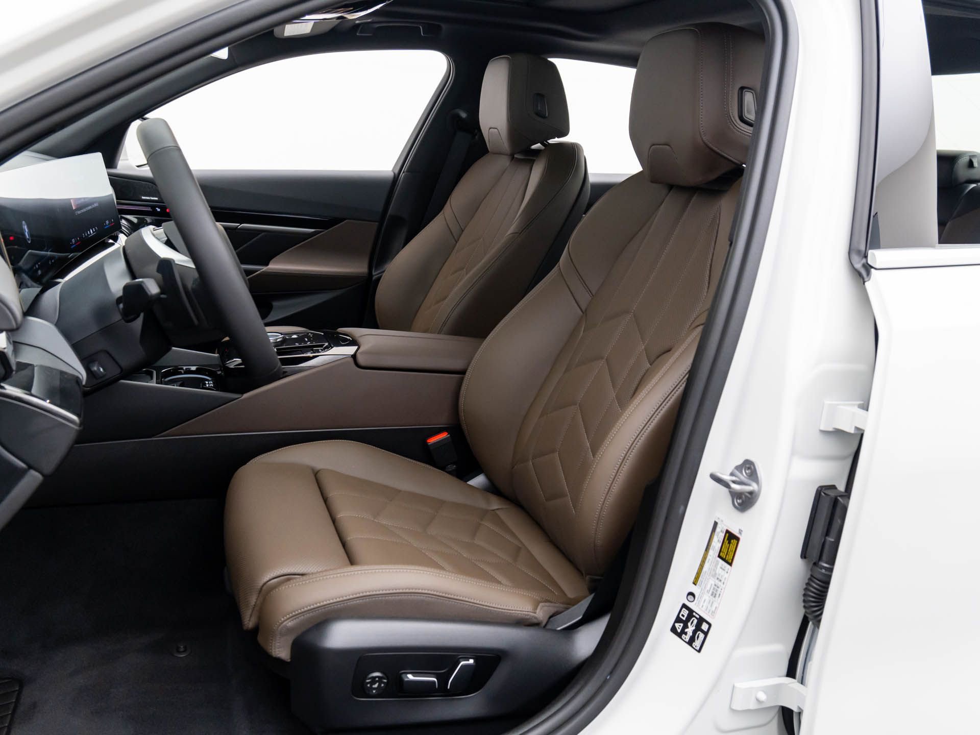 Certified 2024 BMW 530i xDrive w/ Convenience Package image 15