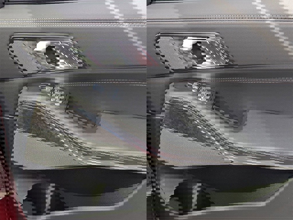 New 2025 BMW X7 xDrive40i w/ Premium Package image 14