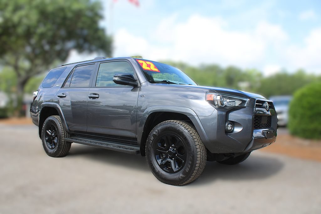 Used 2022 Toyota 4Runner SR5 Premium AWD/4WD image 3