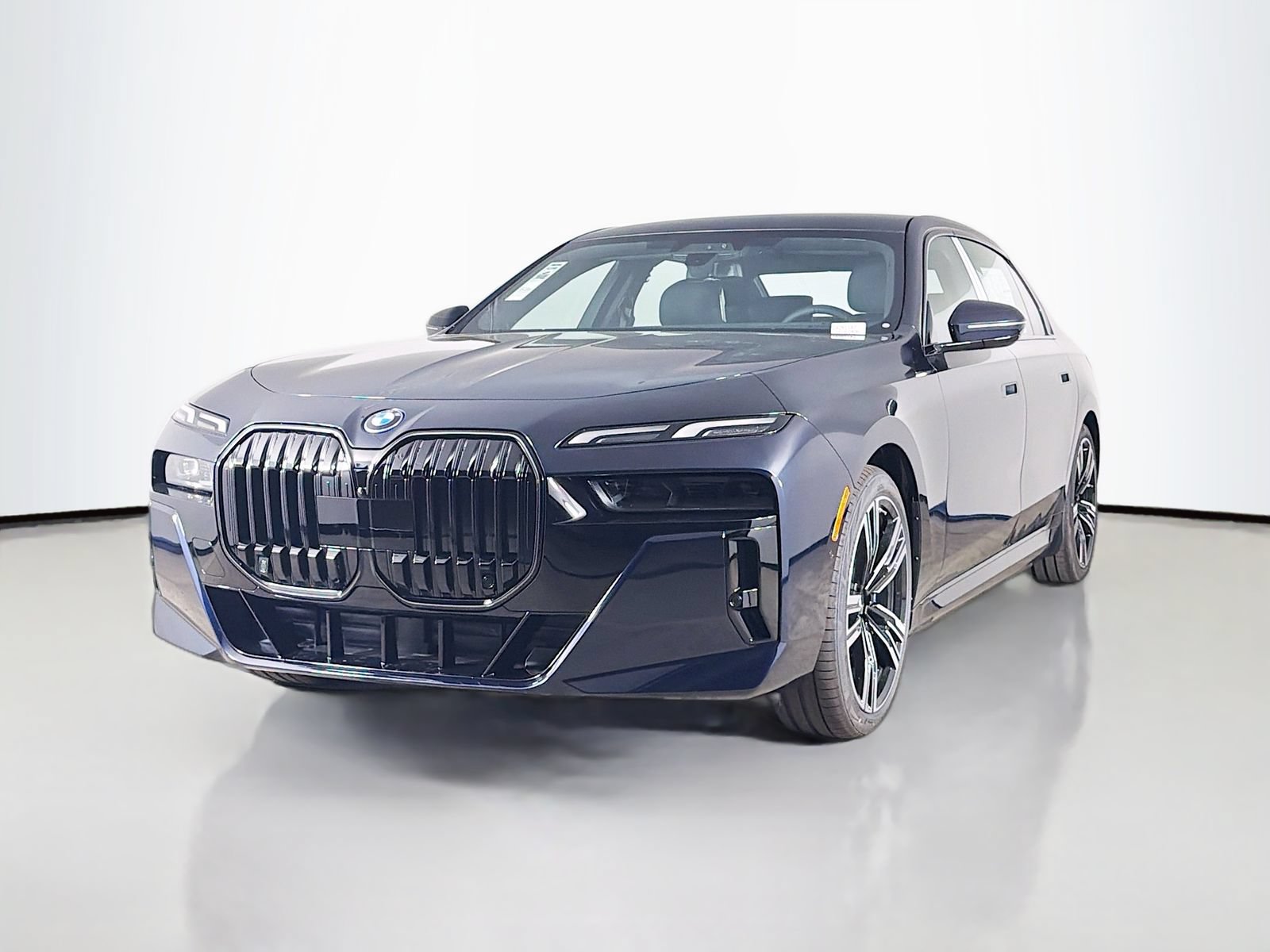 New 2026 BMW i7 xDrive60 w/ M Sport Package RWD image 3