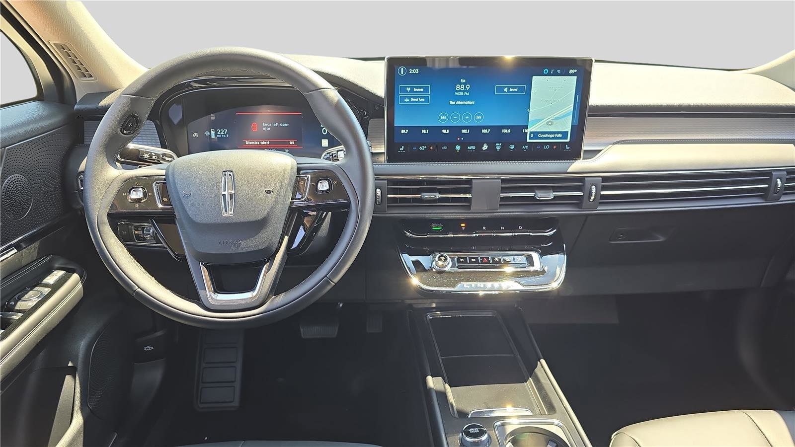 Used 2025 Lincoln Corsair AWD image 9