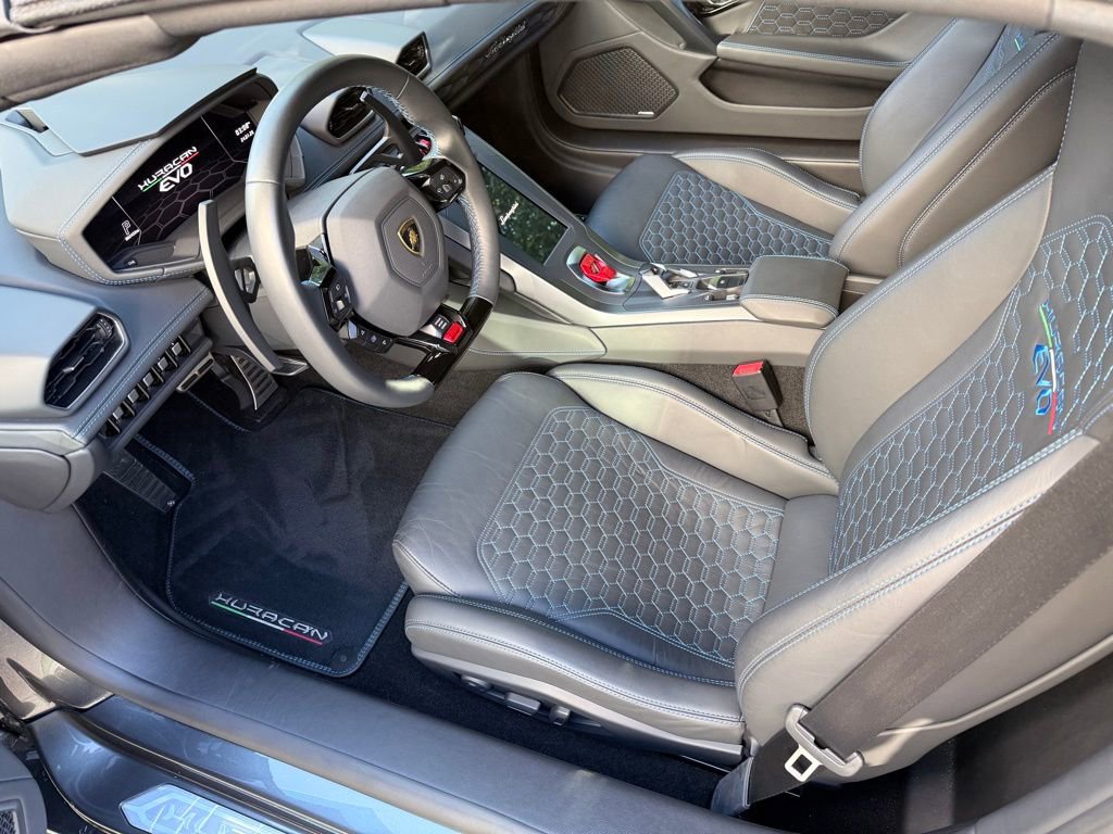 Used 2023 Lamborghini Huracan EVO RWD image 24