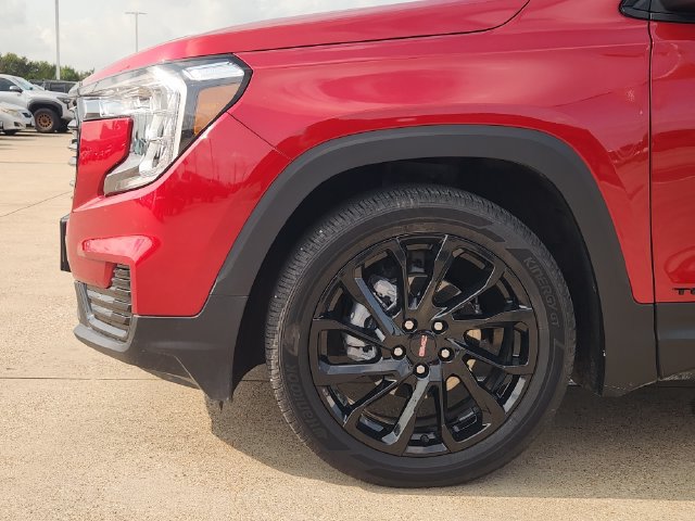 Used 2024 GMC Terrain SLE w/ Elevation Edition FWD image 8