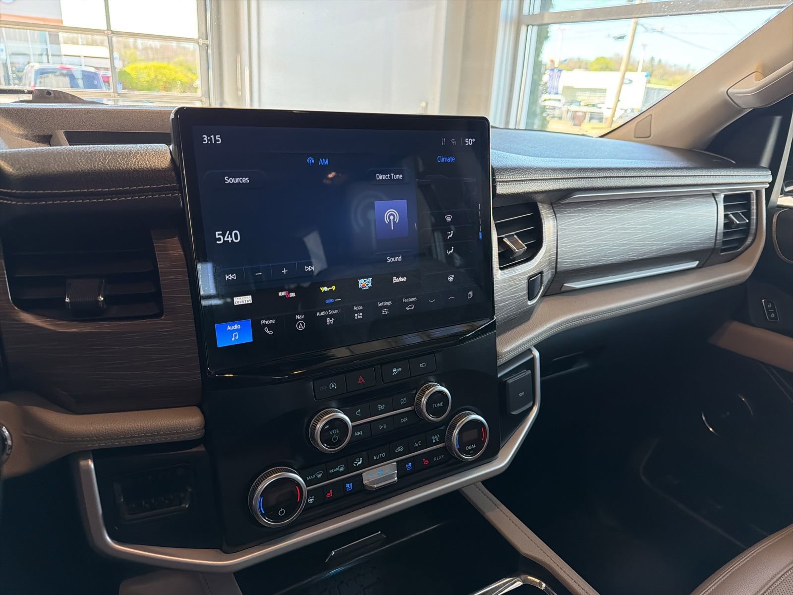 Used 2024 Ford Expedition Max Limited AWD/4WD image 29