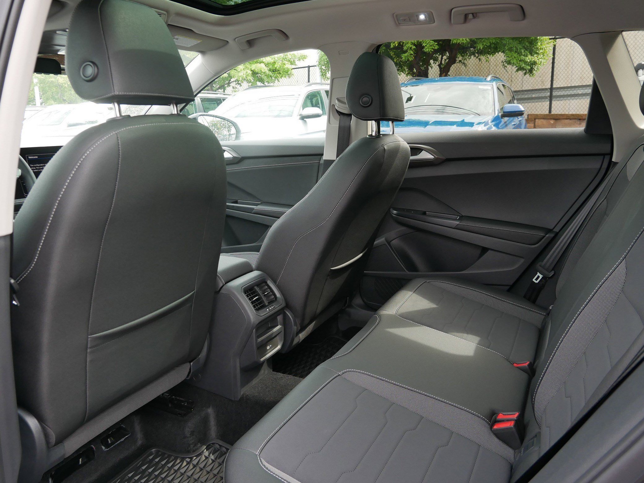 New 2026 Volkswagen Taos SE AWD/4WD image 7