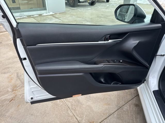 Used 2021 Toyota Camry XLE image 22