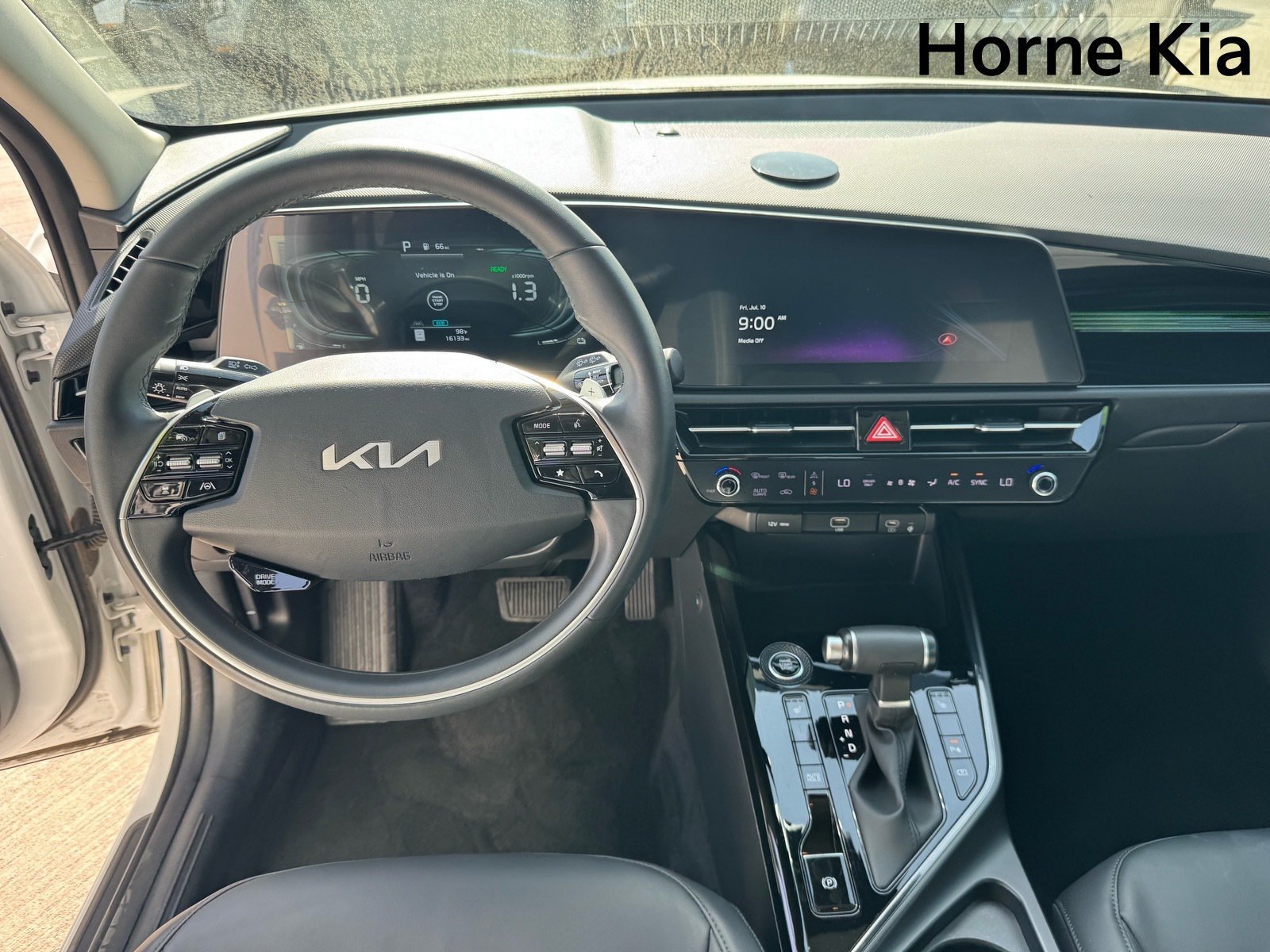 Certified 2024 Kia Niro EX FWD image 15