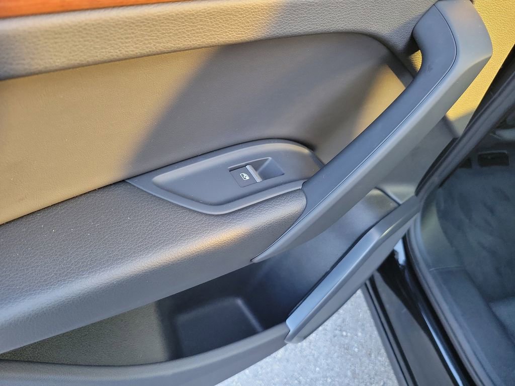 Used 2023 Audi Q5 2.0T Premium w/ Convenience Package image 12