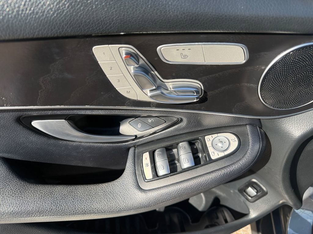 Used 2018 Mercedes-Benz GLC 300 image 16