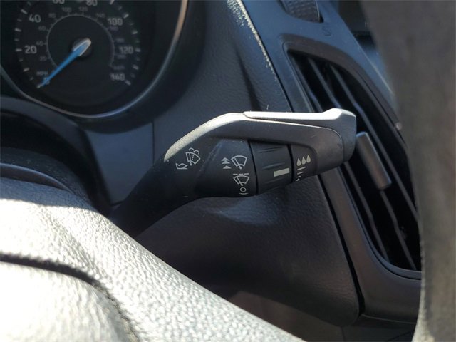 Used 2018 Ford Focus SE w/ SE Appearance Package image 14