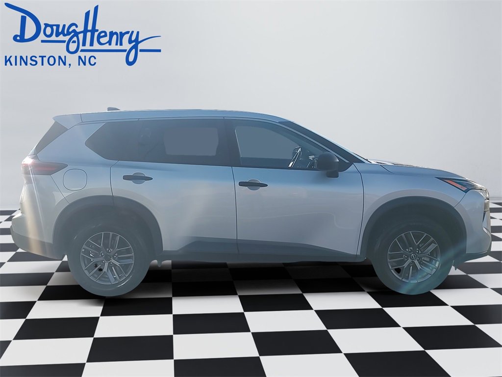 Used 2024 Nissan Rogue S image 6