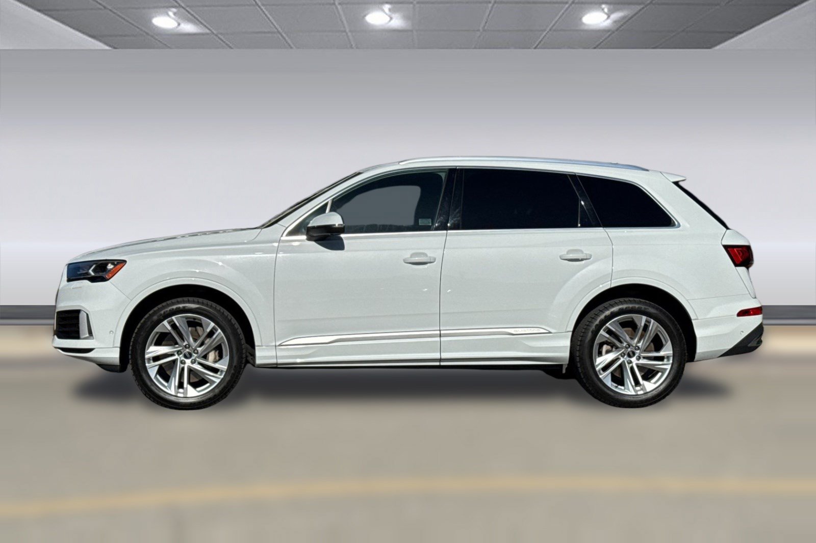 Used 2021 Audi Q7 2.0T Premium Plus w/ Executive Package AWD/4WD image 2