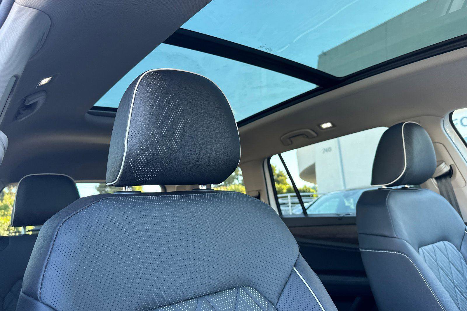 New 2026 Volkswagen Atlas SEL Premium R-Line image 17