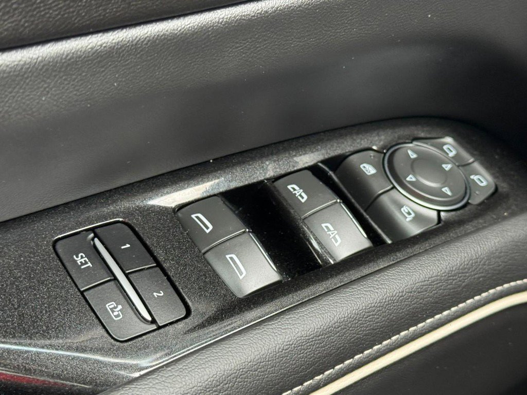 Used 2023 Cadillac Escalade Premium Luxury w/ Performance Package AWD/4WD image 27