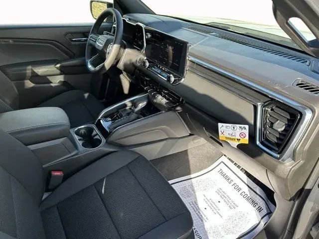 New 2026 GMC Canyon Elevation w/ LPO, Black Badging Package RWD image 16
