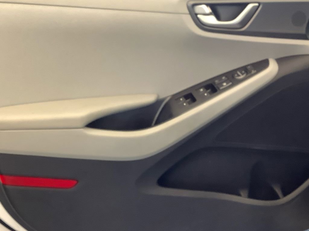Used 2020 Hyundai Ioniq Blue image 12
