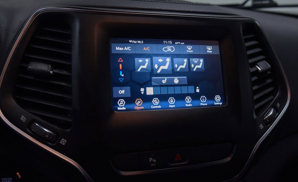 Used 2020 Jeep Cherokee Latitude Plus w/ Cold Weather Group image 16