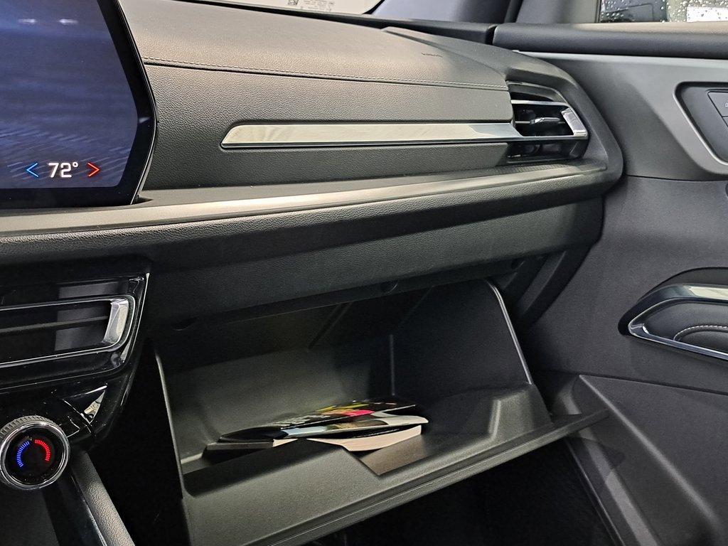 Used 2025 Chevrolet Traverse LT image 19