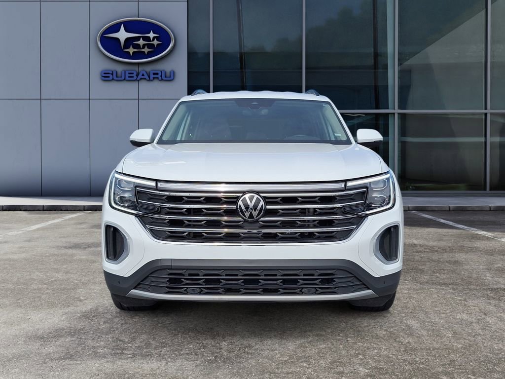 Used 2024 Volkswagen Atlas SE image 2