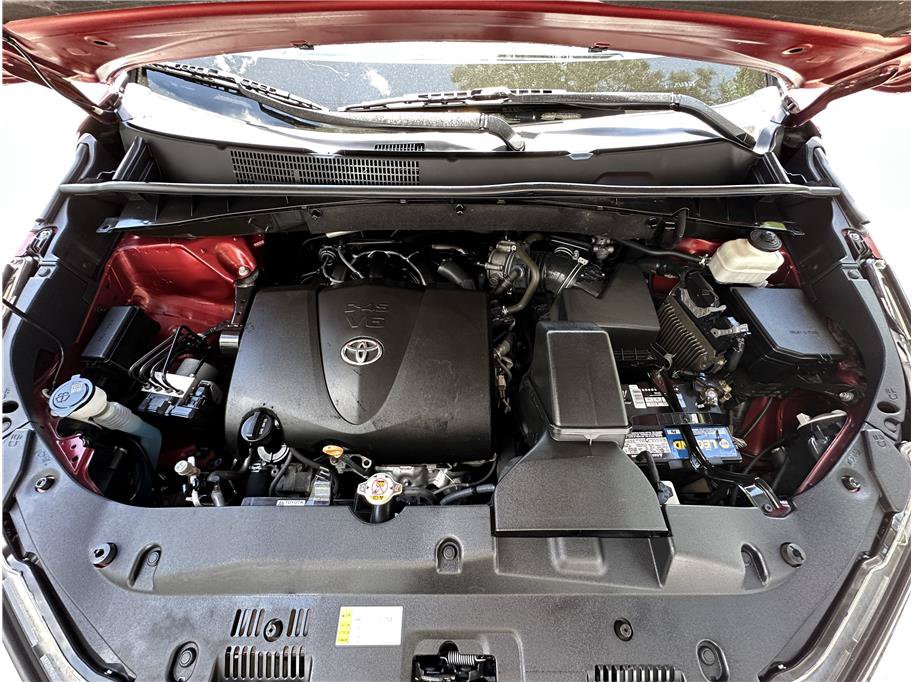 Used 2019 Toyota Highlander SE AWD/4WD image 30
