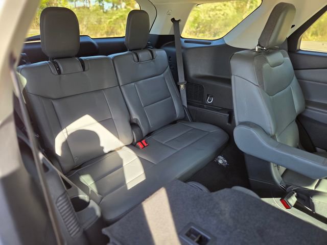 Used 2025 Ford Explorer Active w/ Active Comfort Package image 18