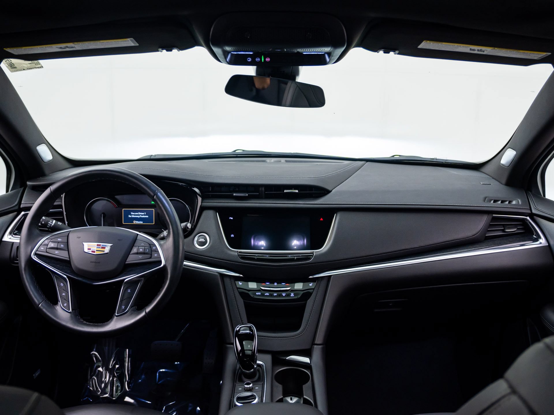 Used 2023 Cadillac XT5 Premium Luxury w/ LPO, Floor Liner Package AWD/4WD image 10