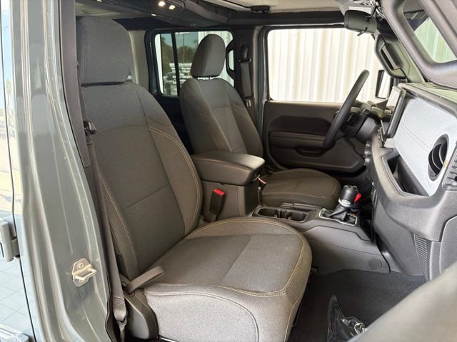 Used 2024 Jeep Wrangler Unlimited Sport AWD/4WD image 19