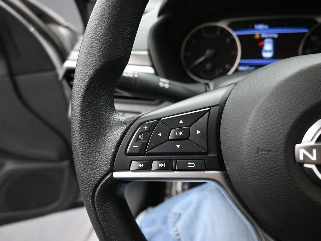 Used 2024 Nissan Altima 2.5 SV FWD image 19