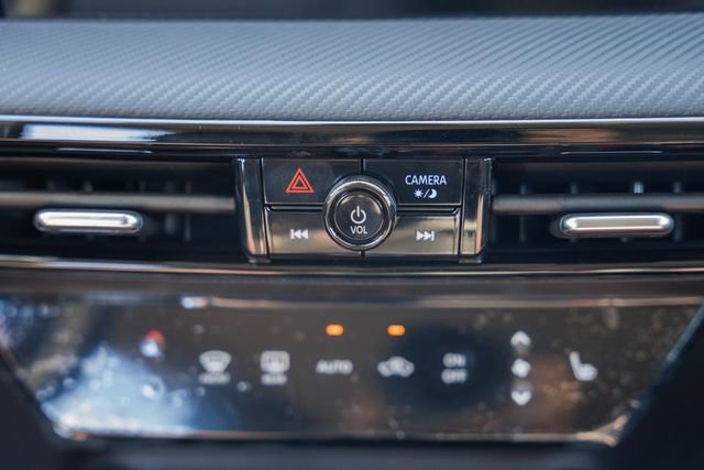 New 2026 Nissan Kicks SR w/ Cold Weather Package image 25