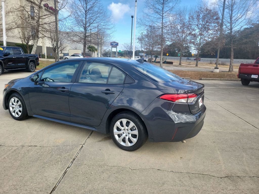 Certified 2025 Toyota Corolla LE image 3