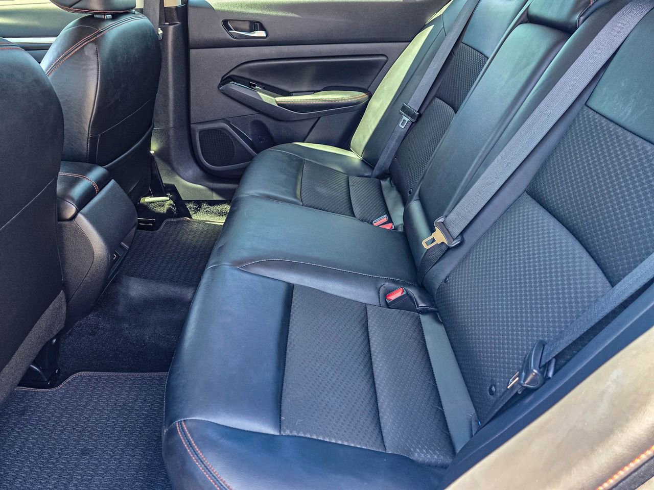 Used 2025 Nissan Altima 2.5 SR FWD image 30