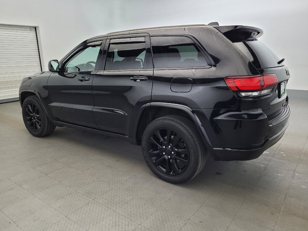 Used 2020 Jeep Grand Cherokee Altitude AWD/4WD image 3