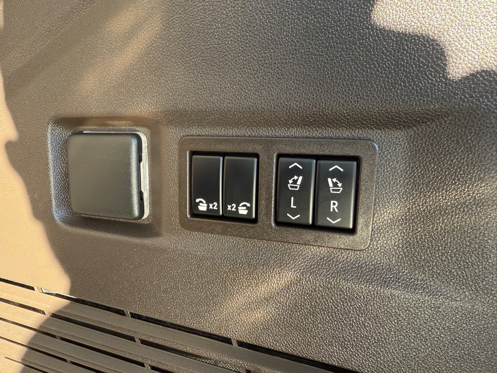 Used 2021 Chevrolet Tahoe Z71 w/ Z71 Signature Package image 56