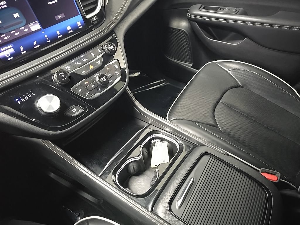 Used 2022 Chrysler Pacifica Limited w/ S Appearance Package image 27
