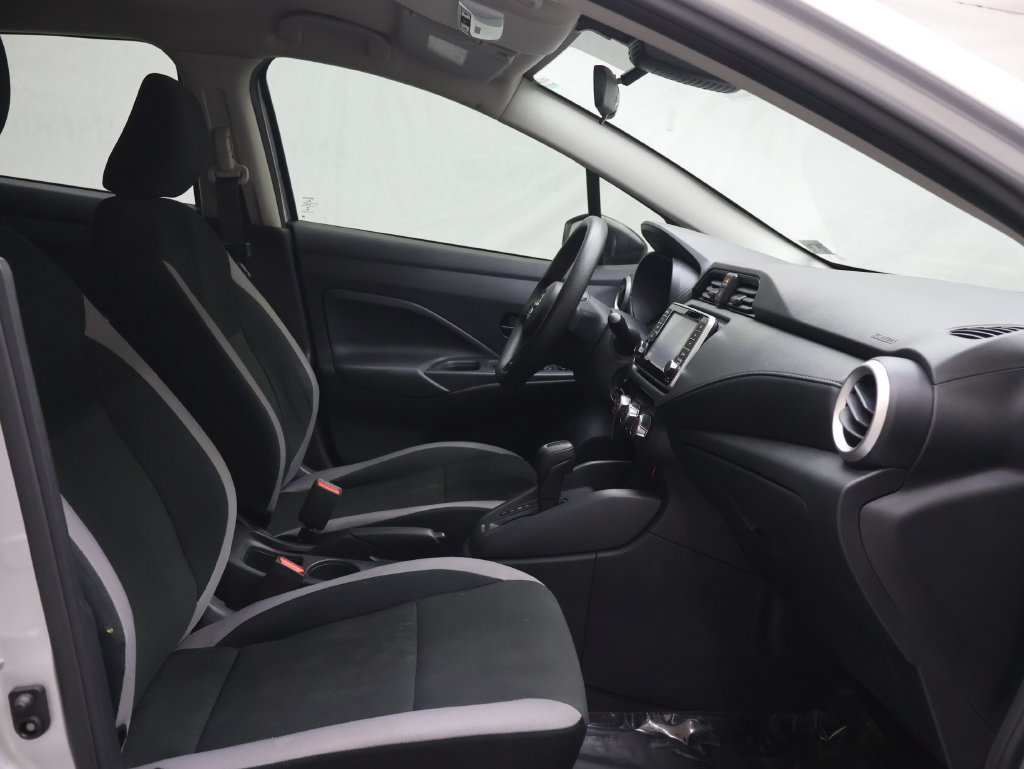 Used 2025 Nissan Versa S FWD image 9