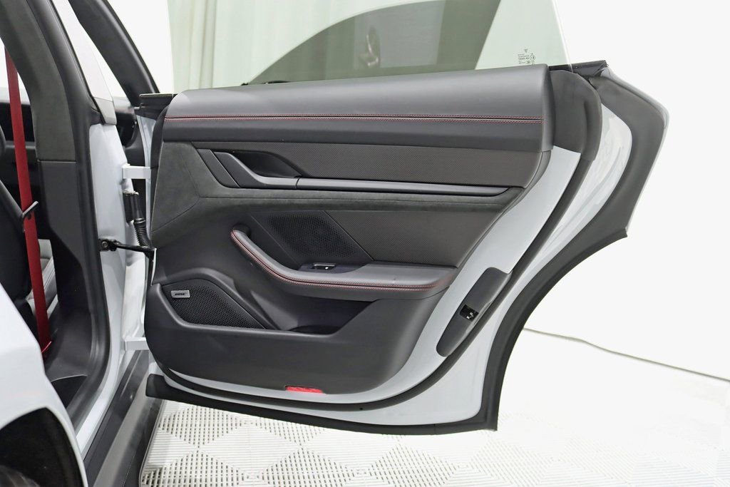 Used 2024 Porsche Taycan GTS AWD/4WD image 40