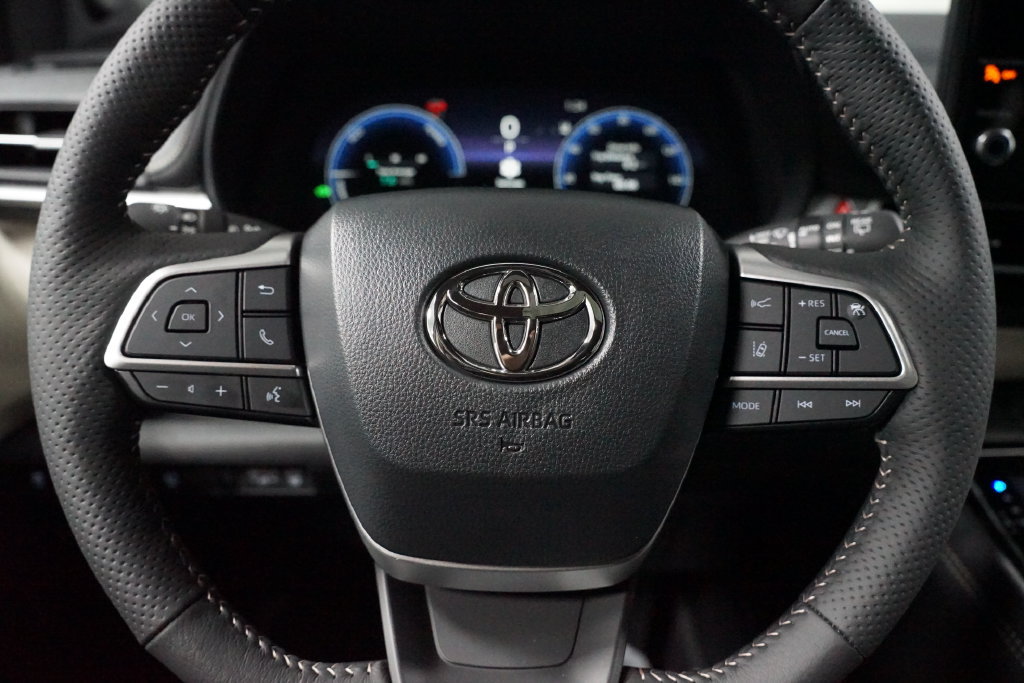 New 2026 Toyota Sienna Platinum AWD/4WD image 12