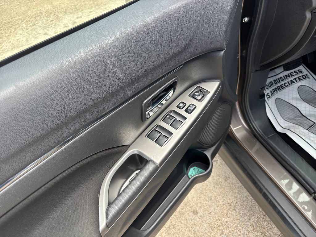 Used 2019 Mitsubishi Outlander Sport ES FWD image 12