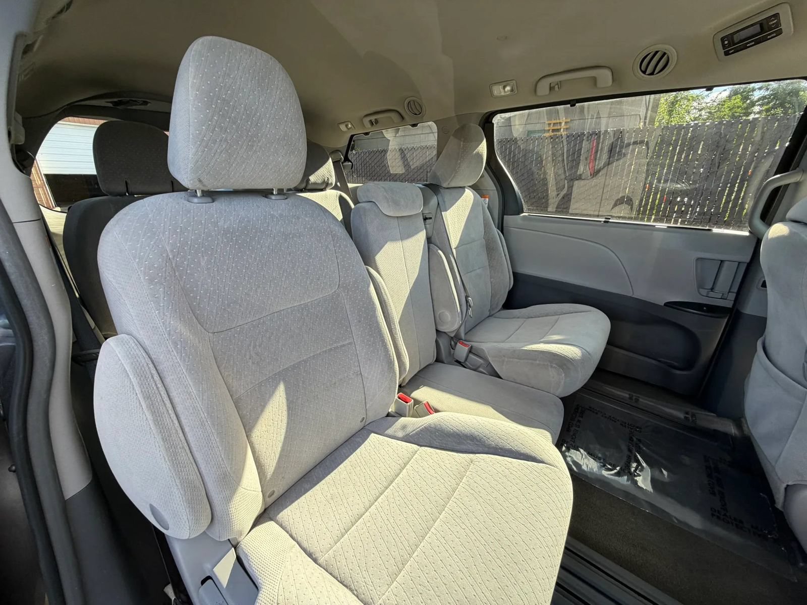 Used 2017 Toyota Sienna LE FWD image 25