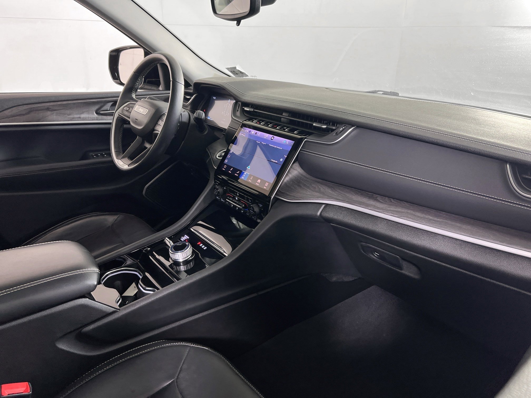 Used 2022 Jeep Grand Cherokee Limited image 29