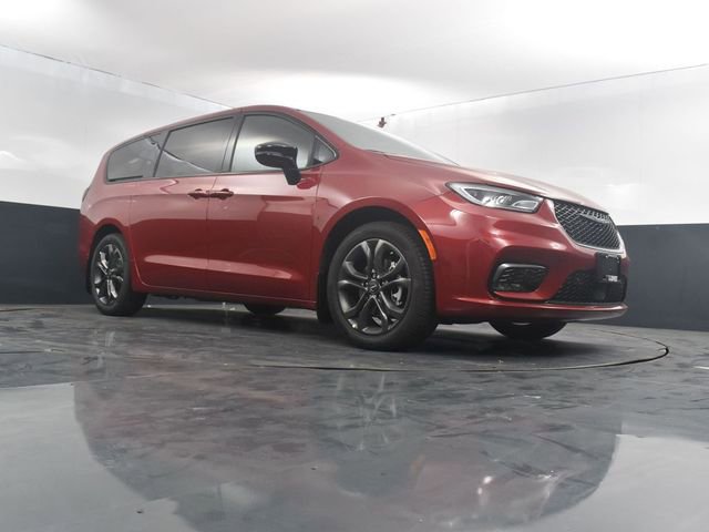 New 2026 Chrysler Pacifica Select FWD image 39