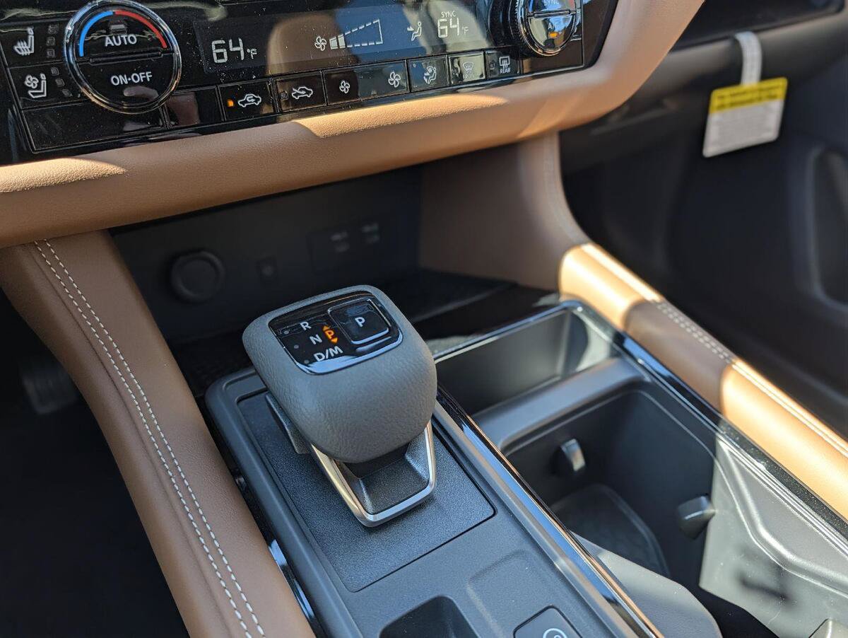 New 2026 Nissan Pathfinder Platinum AWD/4WD image 27