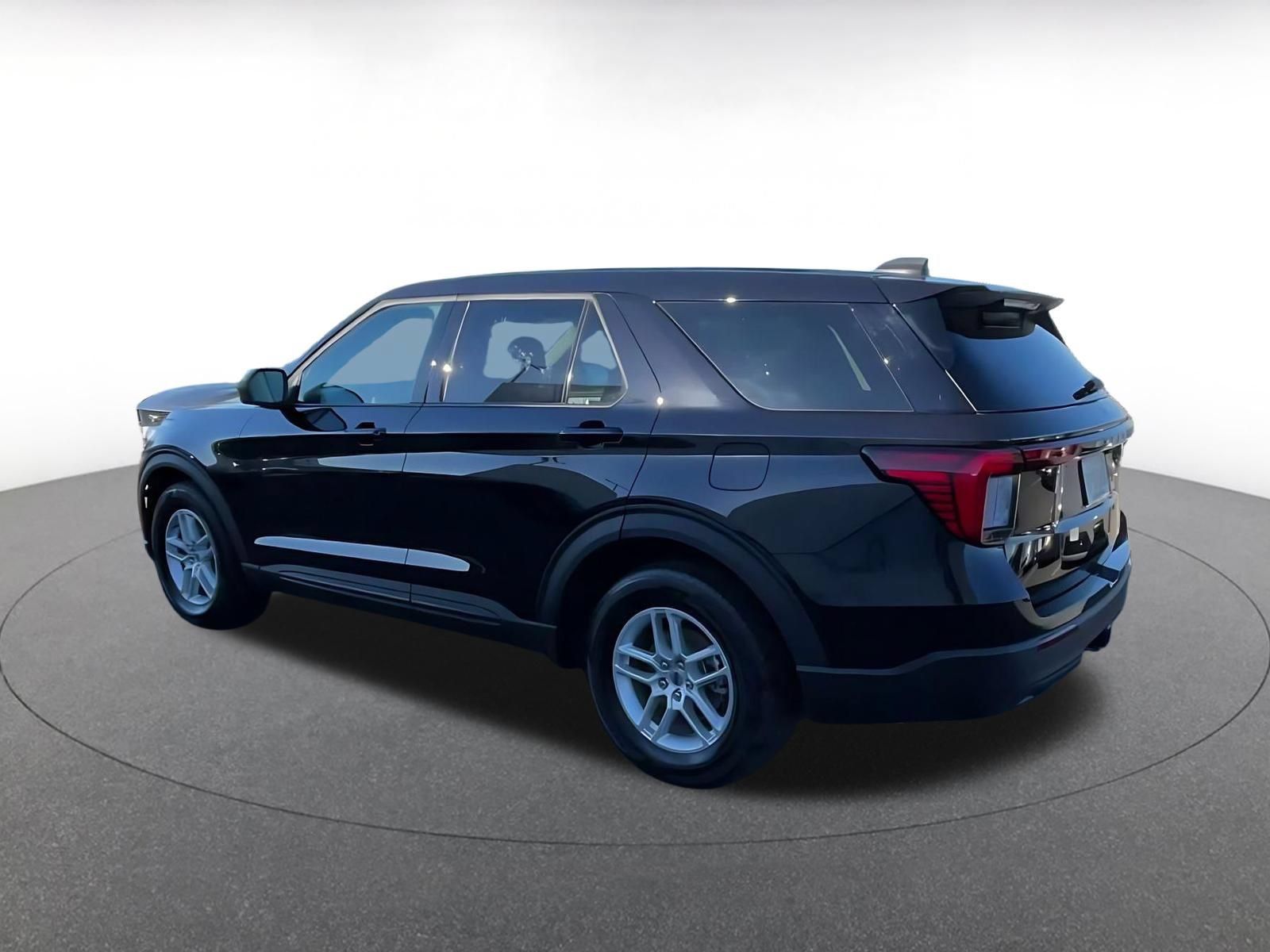 Used 2026 Ford Explorer Active RWD image 9