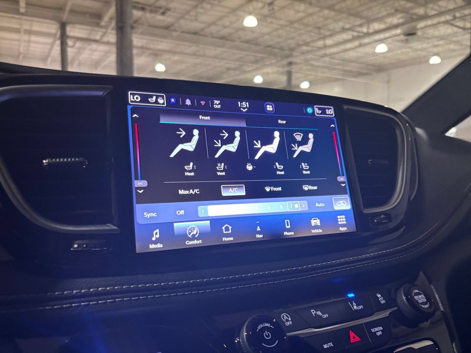 Used 2025 Chrysler Pacifica Limited FWD image 20
