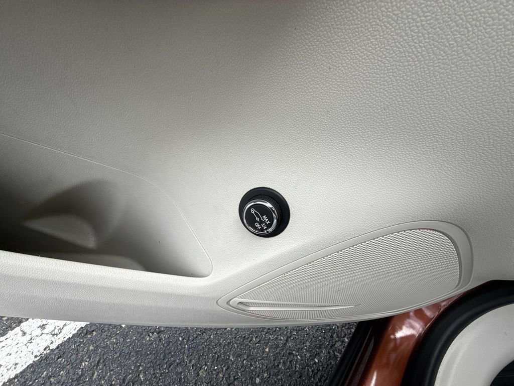 Used 2021 Buick Envision Essence image 31