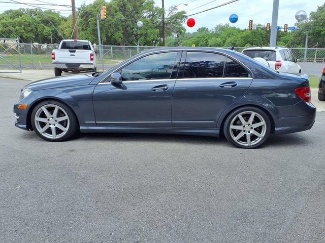 Used 2013 Mercedes-Benz C 250 Sedan w/ Multimedia Pkg image 4