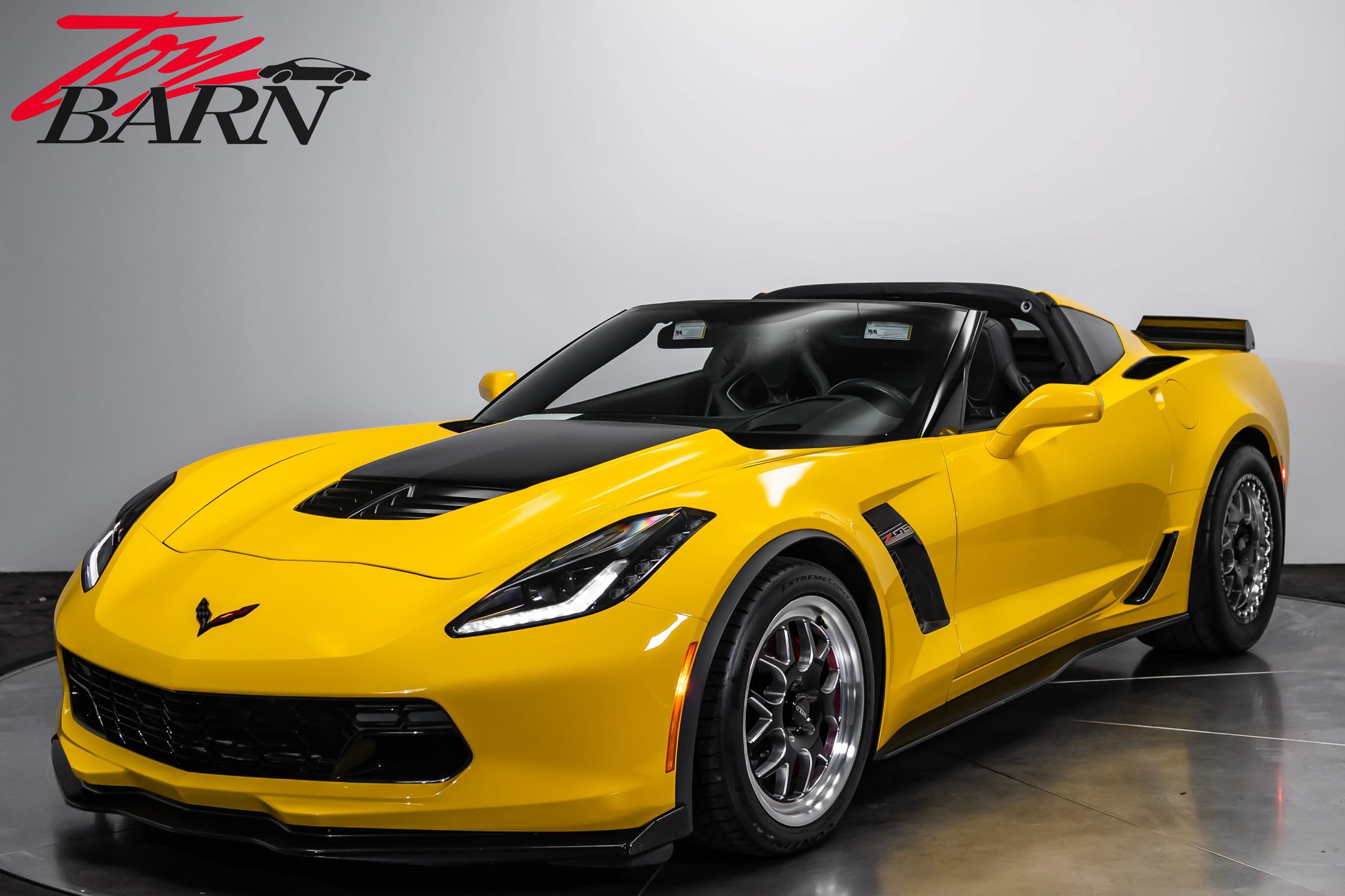 Used 2015 Chevrolet Corvette Z06 w/ 2LZ Preferred Equipment Group RWD image 1