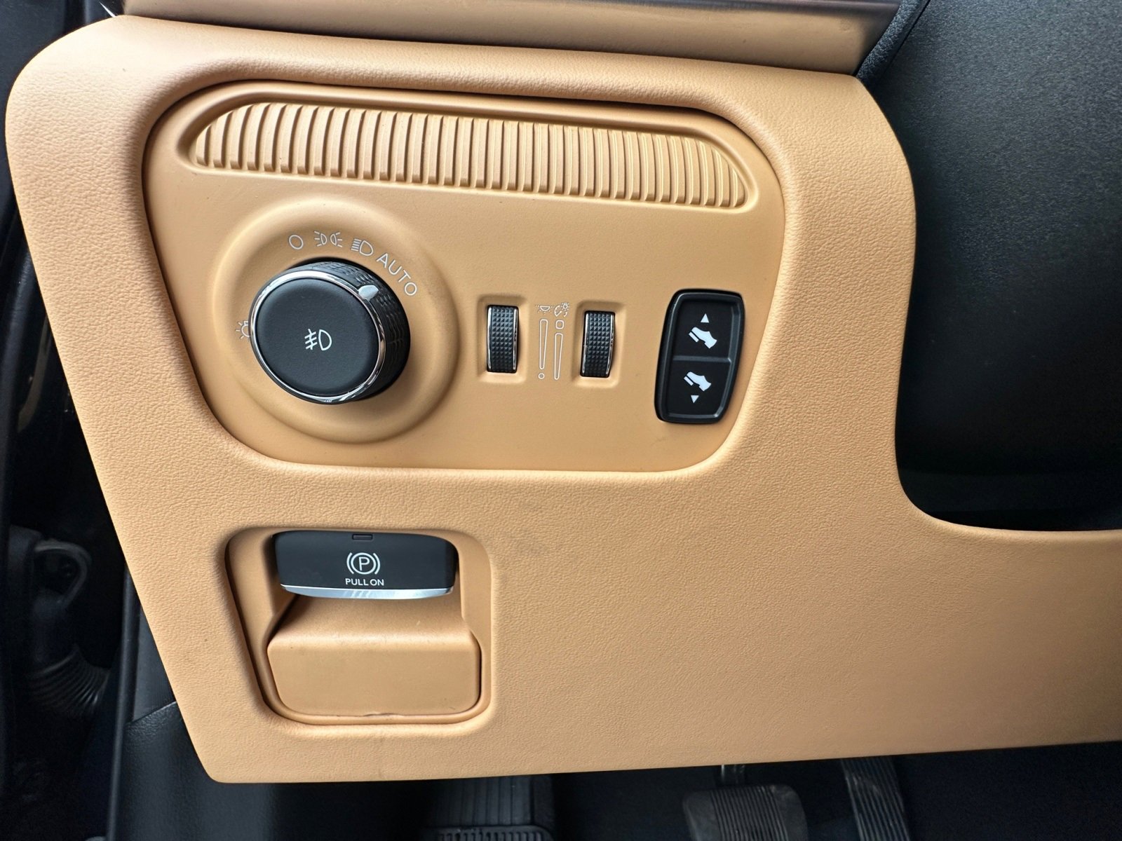 Used 2024 Jeep Grand Wagoneer L Series III w/ Rear Seat Video Group 1 image 25